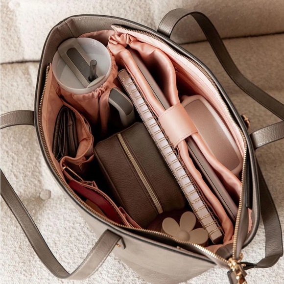 Poppy & Peonies Go-Getter Tote Dark Grey - Picture 3 of 14